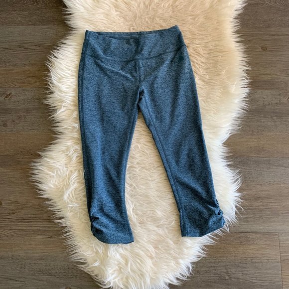 The North Face Motivation Crop Legging in Blue - Picture 1 of 10